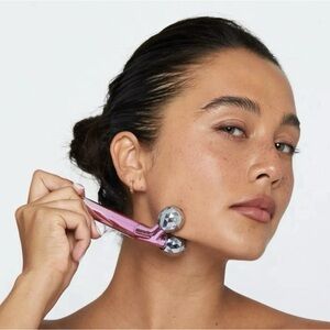 Beambo Roll Play Electric Facial Roller